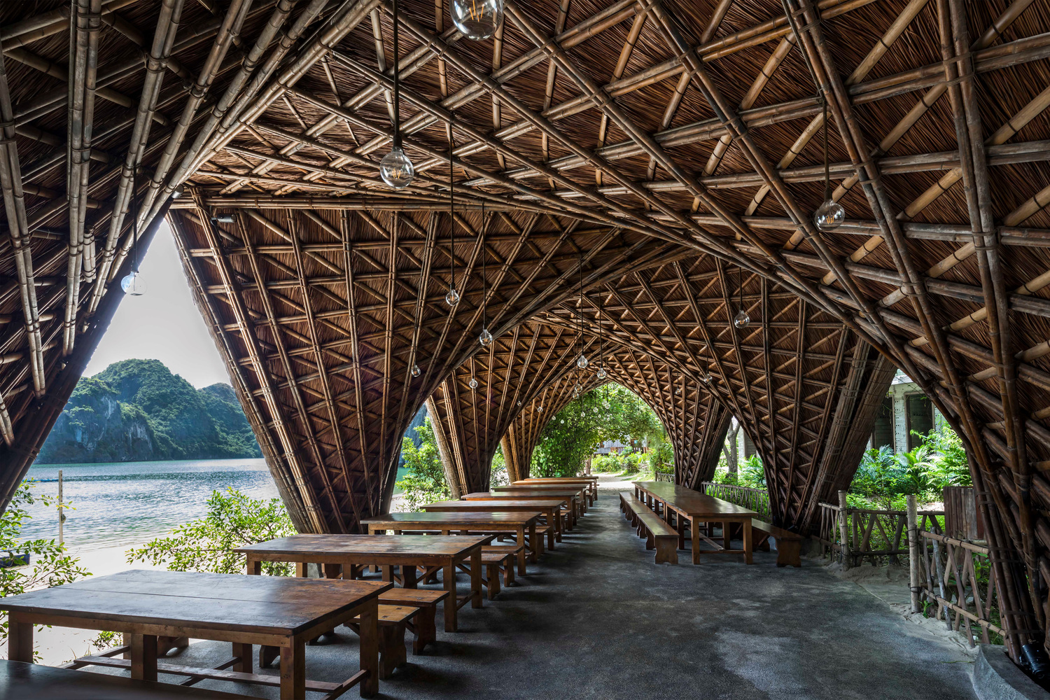 Sürdürülebilir glamping tesisi bambu kulübelerden oluşuyor