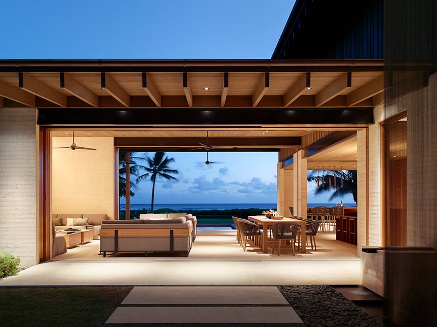 Çağdaş tatil evi sahil yaşamının tadını çıkarmak için tasarlandı