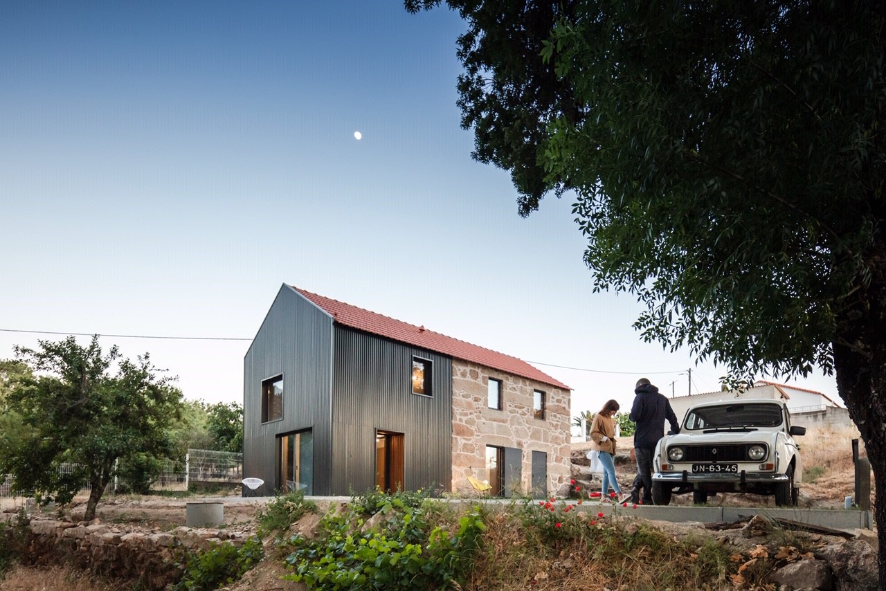 Eski taş ev çağdaş ek yapılarak yenilendi Geleceği Yeşil