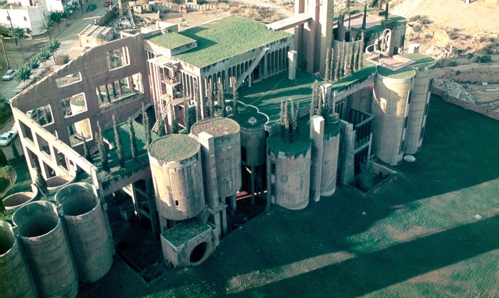 Ev ve Ofis Haline Getirilmiş Çimento Fabrikası