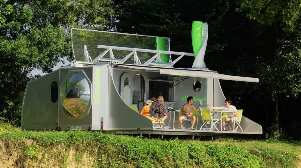 Enerjisini güneşten ve rüzgardan alan karavan iki yatak odalı eve