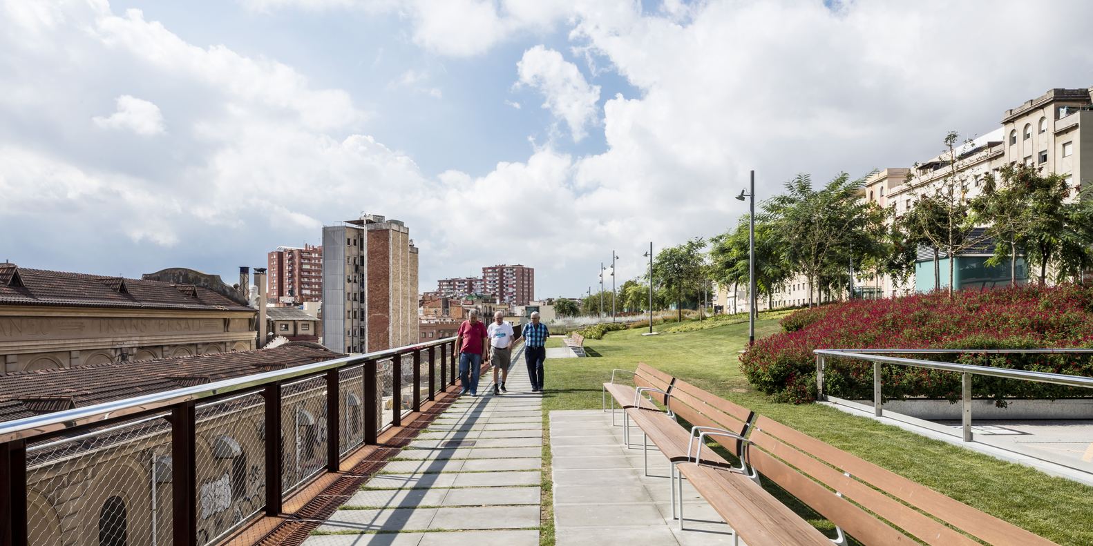 Tren Hattını Saklayan Yemyeşil Park